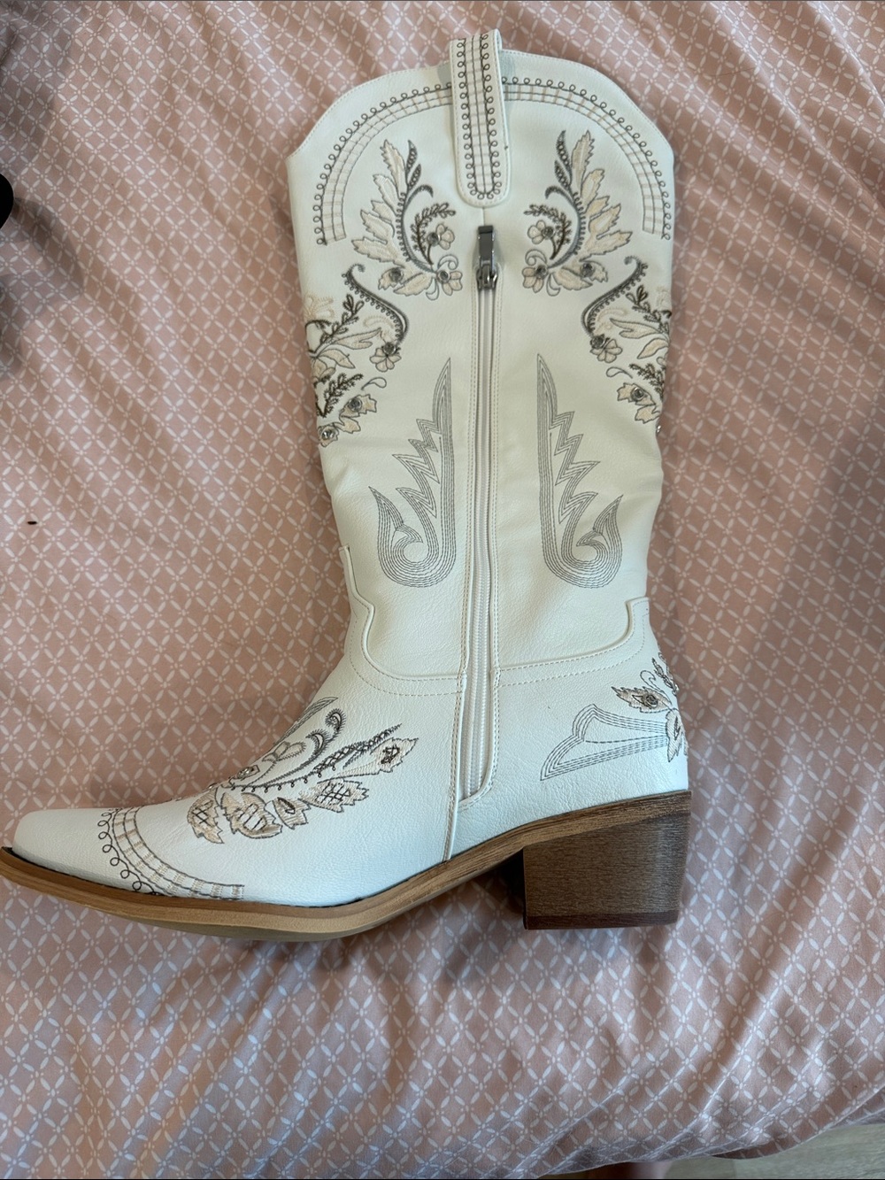 White Embroidered Western Heeled Boots for Women - Picture 2 of 5